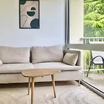 Scandinave Balcon Et Ascenseur Apartment *
