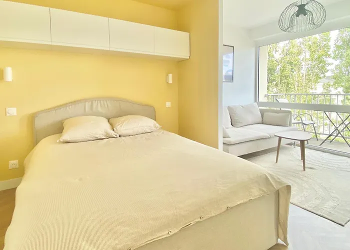 Scandinave Balcon Et Ascenseur * アンジェ